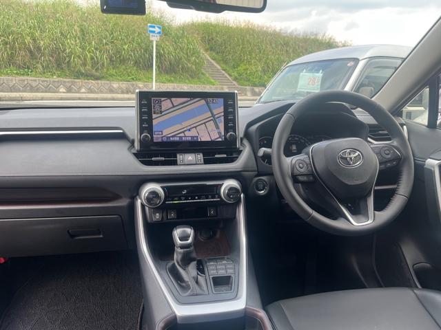 内装クリーニング済み！！レザーシート！！ナビＴＶ！！ＥＴＣ！！スマートキー！！プッシュスタート！！ドラレコ！！