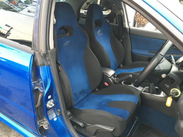 ＷＲＸ　ＷＲ－リミテッド　２００５　５ＭＴ　ＳＴＩリップ　ＳＴＩＧｅｎｏｍｅマフラー　ＳＴＩＧｅｎｏｍｅブースト計　ナビ　ＤＶＤ再生　ミュージックサーバー　純正１７インチアルミホイール　ＨＩＤヘッドライト　キーレス(26枚目)