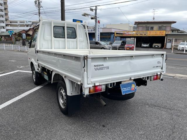 バネットトラック スーパーローＧＬ　５ＭＴ　ディーゼルターボ　４ＷＤ　積載量８５０ｋｇ　後輪シングル　高床　平床ボディ　荷台サイズ　長さ２４７ｃｍ　幅１６０ｃｍ　高さ３４ｃｍ　社外ナビ　ＴＶ　ＤＶＤ再生　ＥＴＣ　パワーウィンドウ（11枚目）