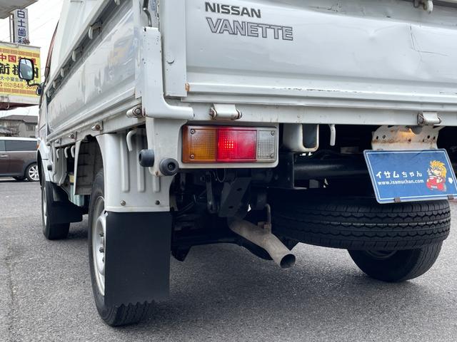 バネットトラック スーパーローＧＬ　５ＭＴ　ディーゼルターボ　４ＷＤ　積載量８５０ｋｇ　後輪シングル　高床　平床ボディ　荷台サイズ　長さ２４７ｃｍ　幅１６０ｃｍ　高さ３４ｃｍ　社外ナビ　ＴＶ　ＤＶＤ再生　ＥＴＣ　パワーウィンドウ（21枚目）