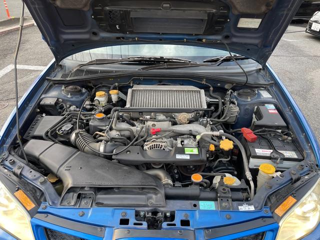 インプレッサ ＷＲＸ　５ＭＴ　ワンオーナー　アプライドモデルＧ型　タイミングベルト交換済み　大型リアウィング　ＨＩＤヘッドライト　リアフォグライト　パワーウィンドウ　純正１７インチアルミホイール　キーレスエントリー（24枚目）