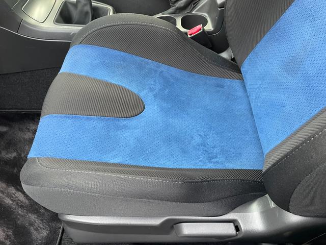 インプレッサ ＷＲＸ　５ＭＴ　ワンオーナー　アプライドモデルＧ型　タイミングベルト交換済み　大型リアウィング　ＨＩＤヘッドライト　リアフォグライト　パワーウィンドウ　純正１７インチアルミホイール　キーレスエントリー（42枚目）