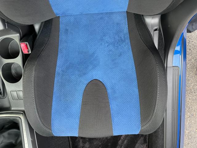 インプレッサ ＷＲＸ　５ＭＴ　ワンオーナー　アプライドモデルＧ型　タイミングベルト交換済み　大型リアウィング　ＨＩＤヘッドライト　リアフォグライト　パワーウィンドウ　純正１７インチアルミホイール　キーレスエントリー（43枚目）