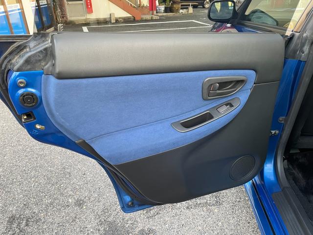 インプレッサ ＷＲＸ　５ＭＴ　ワンオーナー　アプライドモデルＧ型　タイミングベルト交換済み　大型リアウィング　ＨＩＤヘッドライト　リアフォグライト　パワーウィンドウ　純正１７インチアルミホイール　キーレスエントリー（61枚目）