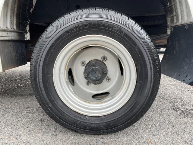 ボンゴトラック ワイドローDX AT 4WD 平ボディ 低床 後輪ダブルタイヤ 最大積載量1000kg 荷台サイズ 長さ247cm 幅160cm 高さ33cm ETC パワーウィンドウ エアコン 純正ラジオ(29枚目)