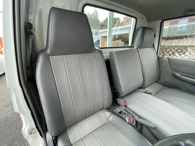 ボンゴトラック ワイドローDX AT 4WD 平ボディ 低床 後輪ダブルタイヤ 最大積載量1000kg 荷台サイズ 長さ247cm 幅160cm 高さ33cm ETC パワーウィンドウ エアコン 純正ラジオ(37枚目)