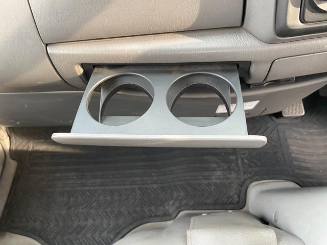 タイタンダッシュ ワイドローＤＸ　ＡＴ　ワンオーナー　平ボディ　荷台鉄板張り　低床　後輪ダブルタイヤ　最大積載量１３５０ｋｇ　荷台サイズ　長さ２８５ｃｍ　幅１６０ｃｍ　高さ３８ｃｍ　ＥＴＣ　純正オーディオ　フォグライト（51枚目）