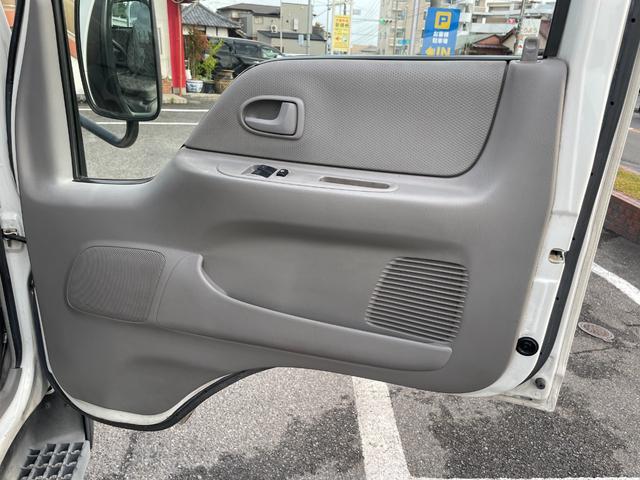タイタンダッシュ ワイドローＤＸ　ＡＴ　ワンオーナー　平ボディ　荷台鉄板張り　低床　後輪ダブルタイヤ　最大積載量１３５０ｋｇ　荷台サイズ　長さ２８５ｃｍ　幅１６０ｃｍ　高さ３８ｃｍ　ＥＴＣ　純正オーディオ　フォグライト（60枚目）