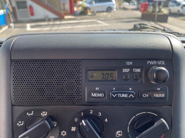 キャンターガッツ ロング全低床ＳＡ　５ＭＴ　平ボディ　荷台鉄板張り　低床　後輪ダブルタイヤ　最大積載量１５００ｋｇ　荷台サイズ　長さ３１０ｃｍ　幅１６０ｃｍ　高さ３７ｃｍ　地上高８２ｃｍ　運転席エアバック　パワーウィンドウ（46枚目）