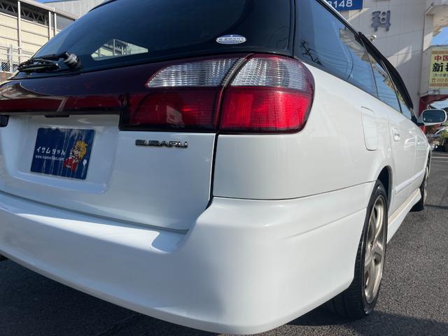 レガシィツーリングワゴン ＧＴ－ＢリミテッドＩＩ　５ＭＴ　純正ビルシュタインショック　ＥＴＣ　ＨＩＤヘッドライト　フォグライト　運転席パワーシート　純正１７インチアルミホイール　キーレス　運転席・助手席・サイドエアバッグ　パワーウィンドウ　ＡＢＳ（22枚目）