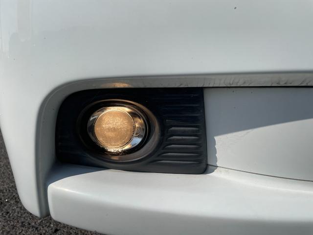 レガシィツーリングワゴン ＧＴ－ＢリミテッドＩＩ　５ＭＴ　純正ビルシュタインショック　ＥＴＣ　ＨＩＤヘッドライト　フォグライト　運転席パワーシート　純正１７インチアルミホイール　キーレス　運転席・助手席・サイドエアバッグ　パワーウィンドウ　ＡＢＳ（30枚目）