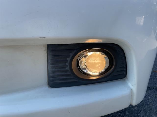 レガシィツーリングワゴン ＧＴ－ＢリミテッドＩＩ　５ＭＴ　純正ビルシュタインショック　ＥＴＣ　ＨＩＤヘッドライト　フォグライト　運転席パワーシート　純正１７インチアルミホイール　キーレス　運転席・助手席・サイドエアバッグ　パワーウィンドウ　ＡＢＳ（31枚目）