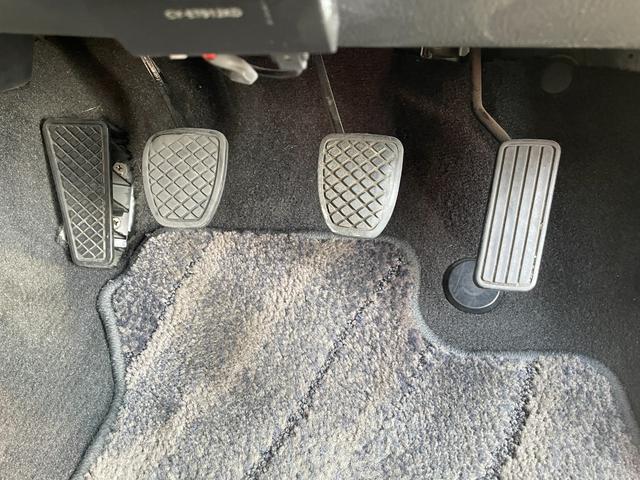 レガシィツーリングワゴン ＧＴ－ＢリミテッドＩＩ　５ＭＴ　純正ビルシュタインショック　ＥＴＣ　ＨＩＤヘッドライト　フォグライト　運転席パワーシート　純正１７インチアルミホイール　キーレス　運転席・助手席・サイドエアバッグ　パワーウィンドウ　ＡＢＳ（35枚目）