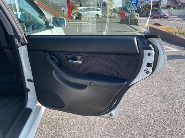 レガシィツーリングワゴン ＧＴ－ＢリミテッドＩＩ　５ＭＴ　純正ビルシュタインショック　ＥＴＣ　ＨＩＤヘッドライト　フォグライト　運転席パワーシート　純正１７インチアルミホイール　キーレス　運転席・助手席・サイドエアバッグ　パワーウィンドウ　ＡＢＳ（65枚目）