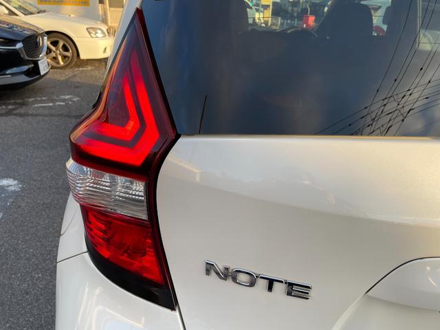 ノート ニスモ　Ｓ　５ＭＴ　後期　ドライブレコーダー　純正メモリーナビ　フルセグ　ＤＶＤ再生　ｂｌｕｅｔｏｏｔｈ　バックカメラ　ＥＴＣ　ＬＥＤ　リアフォグライト　オートライト　スパルコ１７インチアルミ　プッシュスタート（19枚目）