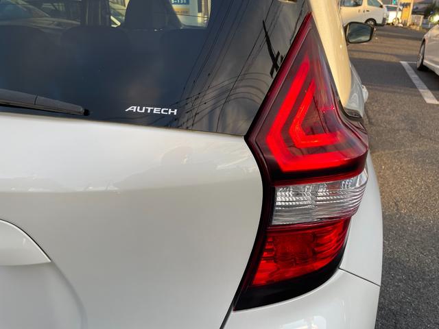 ノート ニスモ　Ｓ　５ＭＴ　後期　ドライブレコーダー　純正メモリーナビ　フルセグ　ＤＶＤ再生　ｂｌｕｅｔｏｏｔｈ　バックカメラ　ＥＴＣ　ＬＥＤ　リアフォグライト　オートライト　スパルコ１７インチアルミ　プッシュスタート（20枚目）