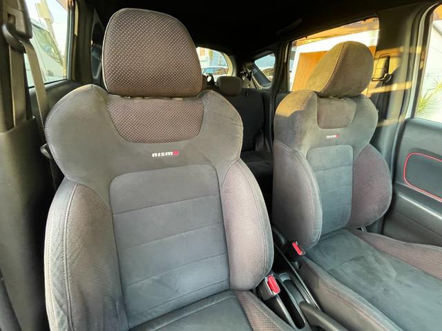 ノート ニスモ　Ｓ　５ＭＴ　後期　ドライブレコーダー　純正メモリーナビ　フルセグ　ＤＶＤ再生　ｂｌｕｅｔｏｏｔｈ　バックカメラ　ＥＴＣ　ＬＥＤ　リアフォグライト　オートライト　スパルコ１７インチアルミ　プッシュスタート（37枚目）