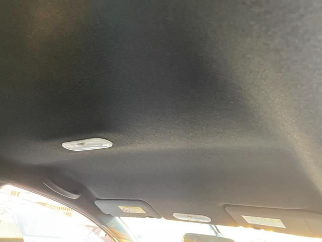 ノート ニスモ　Ｓ　５ＭＴ　後期　ドライブレコーダー　純正メモリーナビ　フルセグ　ＤＶＤ再生　ｂｌｕｅｔｏｏｔｈ　バックカメラ　ＥＴＣ　ＬＥＤ　リアフォグライト　オートライト　スパルコ１７インチアルミ　プッシュスタート（56枚目）