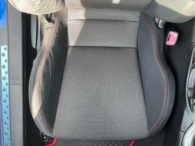 シートに目立ったへたりや擦れもございません！