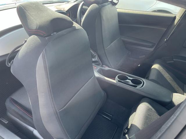 足元も広々としており快適です！！