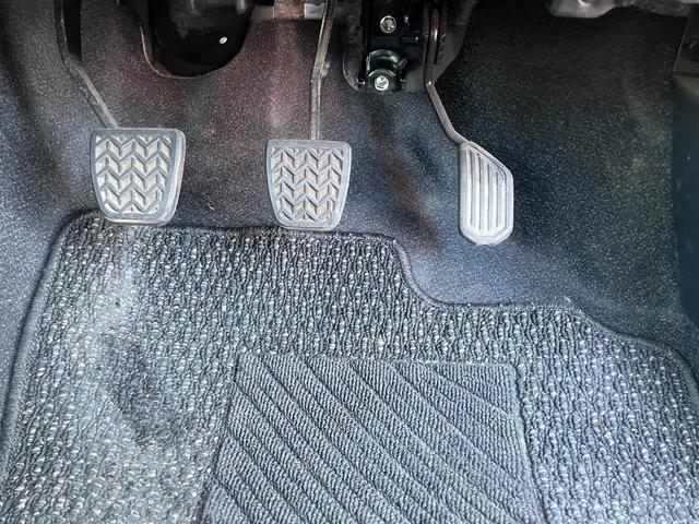 カローラアクシオ １．５Ｇ　５ＭＴ　純正ＳＤナビ　ＤＶＤ再生　フルセグＴＶ　Ｂｌｕｅｔｏｏｔｈオーディオ　バックカメラ　フォグライト　ミラーウィンカー　車線逸脱機能　ステアリングスイッチ　純正１５インチアルミホイール　キーレス（35枚目）