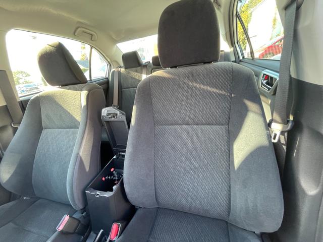 カローラアクシオ １．５Ｇ　５ＭＴ　純正ＳＤナビ　ＤＶＤ再生　フルセグＴＶ　Ｂｌｕｅｔｏｏｔｈオーディオ　バックカメラ　フォグライト　ミラーウィンカー　車線逸脱機能　ステアリングスイッチ　純正１５インチアルミホイール　キーレス（42枚目）