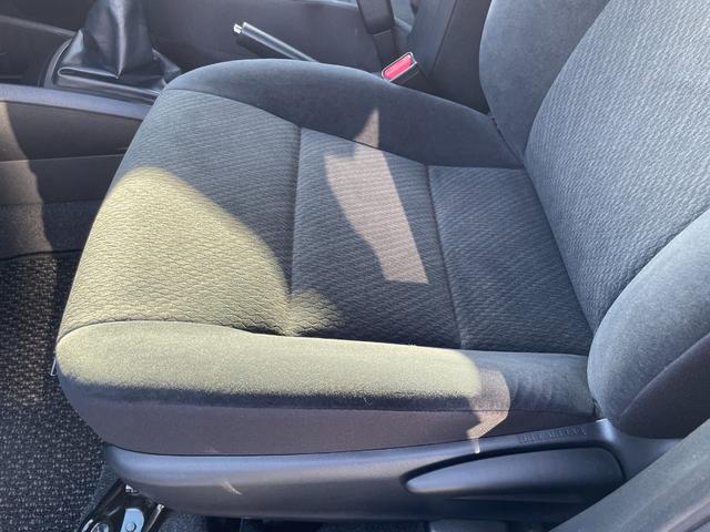 カローラアクシオ １．５Ｇ　５ＭＴ　純正ＳＤナビ　ＤＶＤ再生　フルセグＴＶ　Ｂｌｕｅｔｏｏｔｈオーディオ　バックカメラ　フォグライト　ミラーウィンカー　車線逸脱機能　ステアリングスイッチ　純正１５インチアルミホイール　キーレス（43枚目）