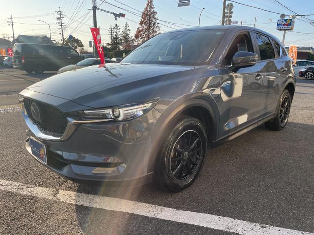 ＣＸ－５ ＸＤ　スマートエディション　６ＭＴ　ディーゼルターボ　４ＷＤ　純正ナビ　ＣａｒＰｌａｙ対応　Ｂｌｕｅｔｏｏｔｈオーディオ　フルセグＴＶ　全方位カメラ　ＥＴＣ　追従クルコン　社外１７インチアルミ　ＬＥＤ　オートライト　リアフォグ（9枚目）