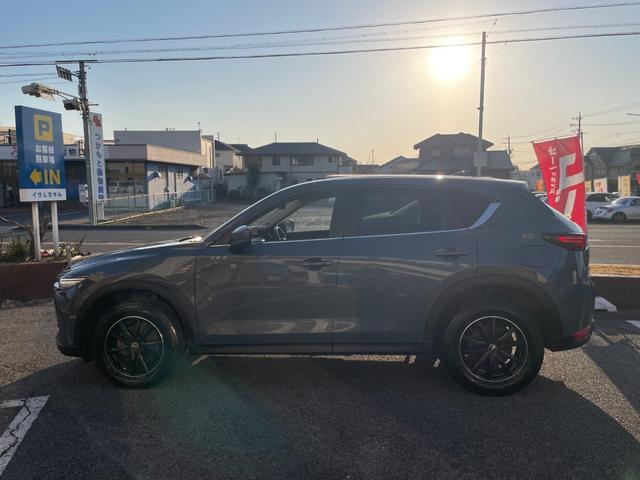 ＣＸ－５ ＸＤ　スマートエディション　６ＭＴ　ディーゼルターボ　４ＷＤ　純正ナビ　ＣａｒＰｌａｙ対応　Ｂｌｕｅｔｏｏｔｈオーディオ　フルセグＴＶ　全方位カメラ　ＥＴＣ　追従クルコン　社外１７インチアルミ　ＬＥＤ　オートライト　リアフォグ（10枚目）