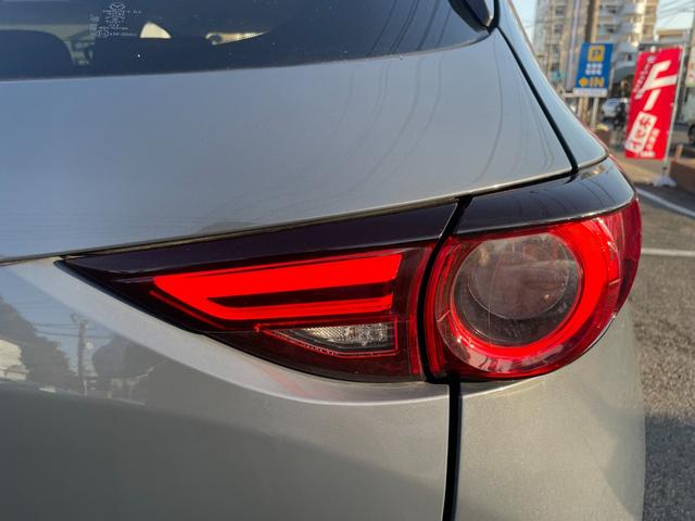ＣＸ－５ ＸＤ　スマートエディション　６ＭＴ　ディーゼルターボ　４ＷＤ　純正ナビ　ＣａｒＰｌａｙ対応　Ｂｌｕｅｔｏｏｔｈオーディオ　フルセグＴＶ　全方位カメラ　ＥＴＣ　追従クルコン　社外１７インチアルミ　ＬＥＤ　オートライト　リアフォグ（20枚目）