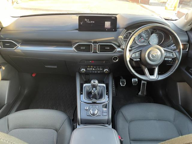 ＣＸ－５ ＸＤ　スマートエディション　６ＭＴ　ディーゼルターボ　４ＷＤ　純正ナビ　ＣａｒＰｌａｙ対応　Ｂｌｕｅｔｏｏｔｈオーディオ　フルセグＴＶ　全方位カメラ　ＥＴＣ　追従クルコン　社外１７インチアルミ　ＬＥＤ　オートライト　リアフォグ（31枚目）