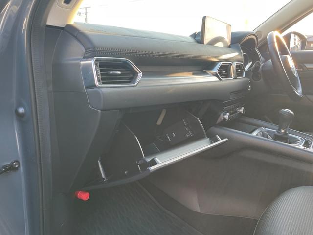 ＣＸ－５ ＸＤ　スマートエディション　６ＭＴ　ディーゼルターボ　４ＷＤ　純正ナビ　ＣａｒＰｌａｙ対応　Ｂｌｕｅｔｏｏｔｈオーディオ　フルセグＴＶ　全方位カメラ　ＥＴＣ　追従クルコン　社外１７インチアルミ　ＬＥＤ　オートライト　リアフォグ（44枚目）