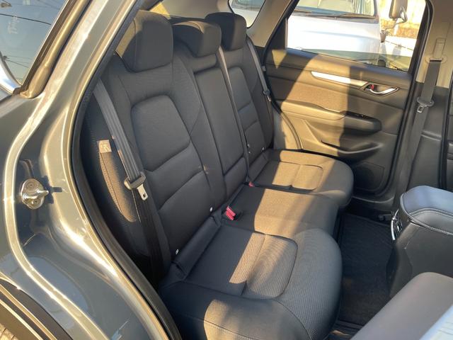 ＣＸ－５ ＸＤ　スマートエディション　６ＭＴ　ディーゼルターボ　４ＷＤ　純正ナビ　ＣａｒＰｌａｙ対応　Ｂｌｕｅｔｏｏｔｈオーディオ　フルセグＴＶ　全方位カメラ　ＥＴＣ　追従クルコン　社外１７インチアルミ　ＬＥＤ　オートライト　リアフォグ（61枚目）