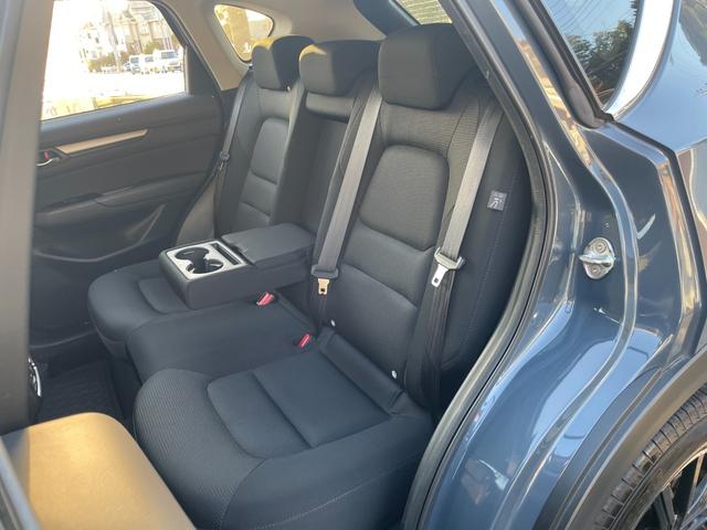 ＣＸ－５ ＸＤ　スマートエディション　６ＭＴ　ディーゼルターボ　４ＷＤ　純正ナビ　ＣａｒＰｌａｙ対応　Ｂｌｕｅｔｏｏｔｈオーディオ　フルセグＴＶ　全方位カメラ　ＥＴＣ　追従クルコン　社外１７インチアルミ　ＬＥＤ　オートライト　リアフォグ（62枚目）