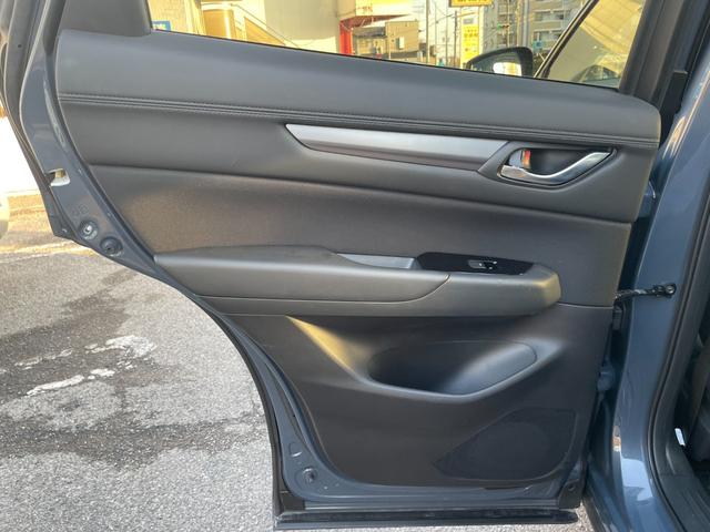 ＣＸ－５ ＸＤ　スマートエディション　６ＭＴ　ディーゼルターボ　４ＷＤ　純正ナビ　ＣａｒＰｌａｙ対応　Ｂｌｕｅｔｏｏｔｈオーディオ　フルセグＴＶ　全方位カメラ　ＥＴＣ　追従クルコン　社外１７インチアルミ　ＬＥＤ　オートライト　リアフォグ（66枚目）