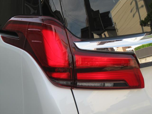 SR Cパッケージ 登録済未使用車 商品改良モデル 4WD 両側パワースライドドア ダブルサンルーフ付 電動革シート オットマン付 7人乗り/キャプテンシートディスプレイオーディオ バックカメラ 被害軽減システム(21枚目)