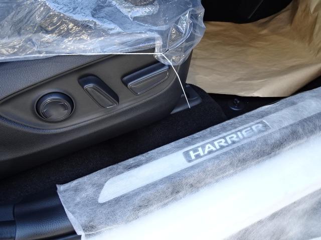 ハリアー Ｇ　登録済み未使用車　８インチディスプレイオーディオ　デジタルインナーミラー　パワバックドア　パーキングサポートブレーキ　ブラインドスポットモニター　１２．３インチＴＦＴカラーデジタルメーター（45枚目）