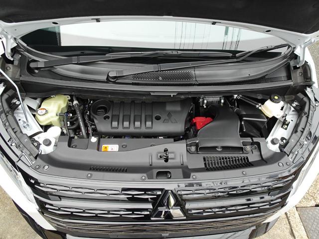 デリカＤ：５ シャモニー　特別仕様車　サイドステップ装着車　両側パワースライドドア　専用１１型ナビゲーション　アラウンドビューモニター　社外１６インチアルミホイール　オープンカントリータイヤ　マットガード　パワーバックドア（17枚目）