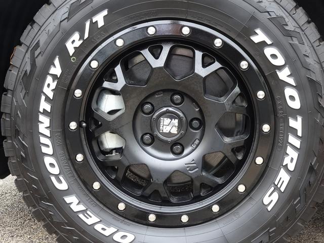 デリカＤ：５ シャモニー　特別仕様車　サイドステップ装着車　両側パワースライドドア　専用１１型ナビゲーション　アラウンドビューモニター　社外１６インチアルミホイール　オープンカントリータイヤ　マットガード　パワーバックドア（18枚目）