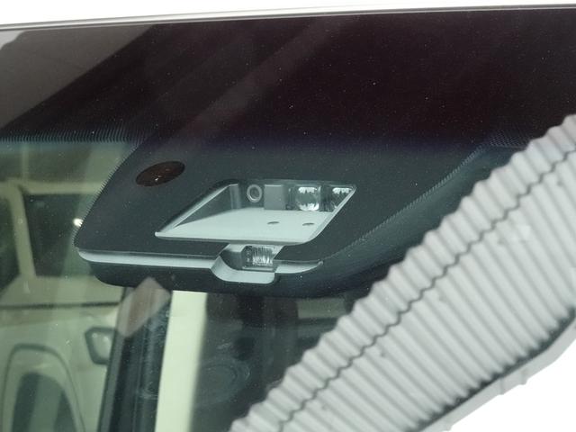 デリカＤ：５ シャモニー　特別仕様車　サイドステップ装着車　両側パワースライドドア　専用１１型ナビゲーション　アラウンドビューモニター　社外１６インチアルミホイール　オープンカントリータイヤ　マットガード　パワーバックドア（43枚目）