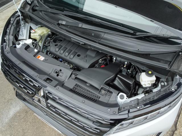 デリカＤ：５ シャモニー　特別仕様車　サイドステップ装着車　両側パワースライドドア　専用１１型ナビゲーション　アラウンドビューモニター　社外１６インチアルミホイール　オープンカントリータイヤ　マットガード　パワーバックドア（79枚目）