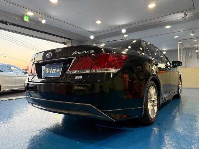 クラウンハイブリッド アスリートＳ　純正ナビ　フルセグ　バックカメラ　ＥＴＣ　本革シート　パワーシート　シートヒーター　クルーズコントロール　スマートキー　ステアリングヒーター　ＨＩＤオートライト　フォグランプ　純正アルミ　スペアキー（8枚目）