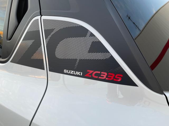 スイフトスポーツ ＺＣ３３Ｓ　ファイナルエディション　特別装備　専用フロントグリル　ＬＥＤフォグランプ　フォグランプベゼル　１７インチアルミホイール　ブレーキキャリパー　Ｃピラーデカール　エンブレム　ステアリングガーニッシュ　インパネオーナメント（15枚目）