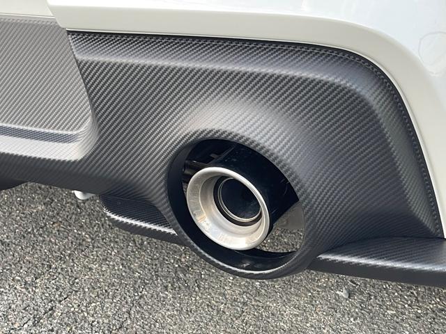 スイフトスポーツ ＺＣ３３Ｓ　ファイナルエディション　特別装備　専用フロントグリル　ＬＥＤフォグランプ　フォグランプベゼル　１７インチアルミホイール　ブレーキキャリパー　Ｃピラーデカール　エンブレム　ステアリングガーニッシュ　インパネオーナメント（18枚目）