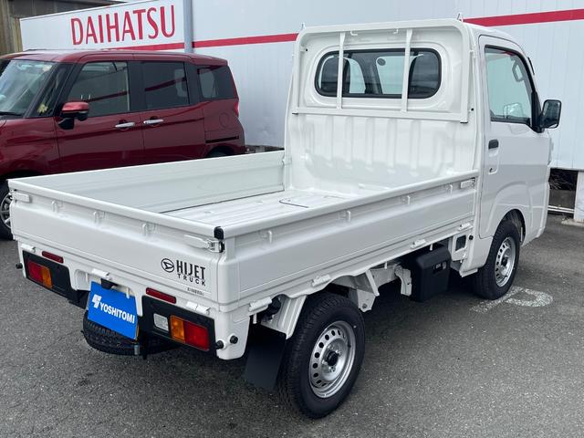 ハイゼットトラック スタンダード スマートアシスト スーパーUVカットガラス リヤコンビネーションランプ(LEDテール&ストップランプ) プリントレザーシート表皮 電動パワーステアリング マニュアルエアコン AM/FMラジオ(6枚目)