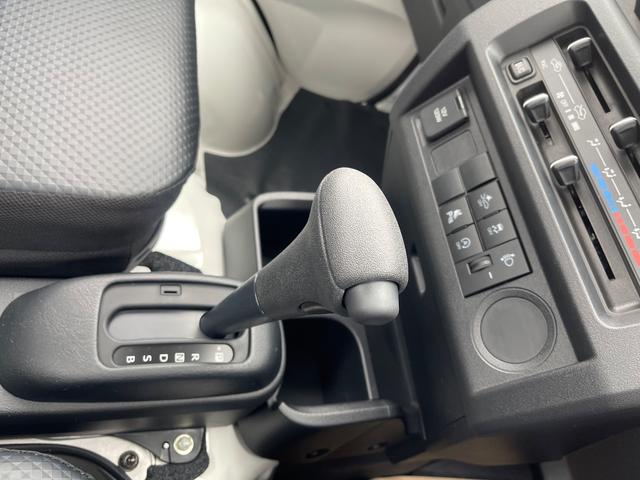 ハイゼットトラック スタンダード スマートアシスト スーパーUVカットガラス リヤコンビネーションランプ(LEDテール&ストップランプ) プリントレザーシート表皮 電動パワーステアリング マニュアルエアコン AM/FMラジオ(15枚目)