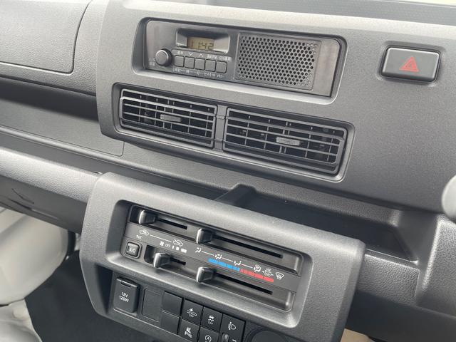 ハイゼットトラック スタンダード スマートアシスト スーパーUVカットガラス リヤコンビネーションランプ(LEDテール&ストップランプ) プリントレザーシート表皮 電動パワーステアリング マニュアルエアコン AM/FMラジオ(19枚目)