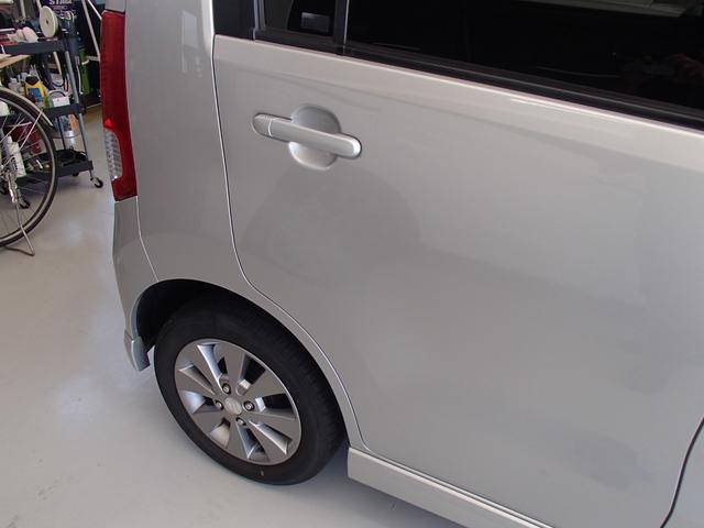 ワゴンR リミテッド 純正ディスチャージヘッドランプ・プッシュスタート・スマートキー・純正エアロ・バックカメラ・バックモニター付きCDプレーヤー・純正アルミホイール(10枚目)