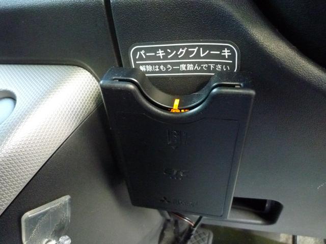 ステラ カスタムＲリミテッド　４ＷＤ　・スタッドレスタイヤ・車検９年３月・ナビ・テレビ・ＥＴＣ・ＨＩＤ・Ｂｌｕｅｔｏｏｔｈオーディオ・禁煙車・純正アルミホイール・フルエアロ・ＯＢＤＩＩ機関診断済み・記録簿・取説（7枚目）