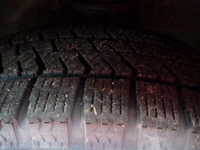 ステラ カスタムＲリミテッド　４ＷＤ　・スタッドレスタイヤ・車検９年３月・ナビ・テレビ・ＥＴＣ・ＨＩＤ・Ｂｌｕｅｔｏｏｔｈオーディオ・禁煙車・純正アルミホイール・フルエアロ・ＯＢＤＩＩ機関診断済み・記録簿・取説（32枚目）